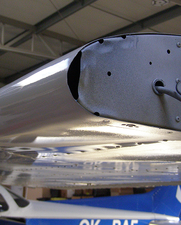 C172-poškozené křídlo po opravě